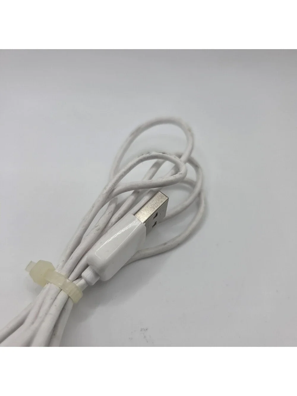 OEM iPod Shuffle 2nd Generation Apple USB Dock Cradle Charger